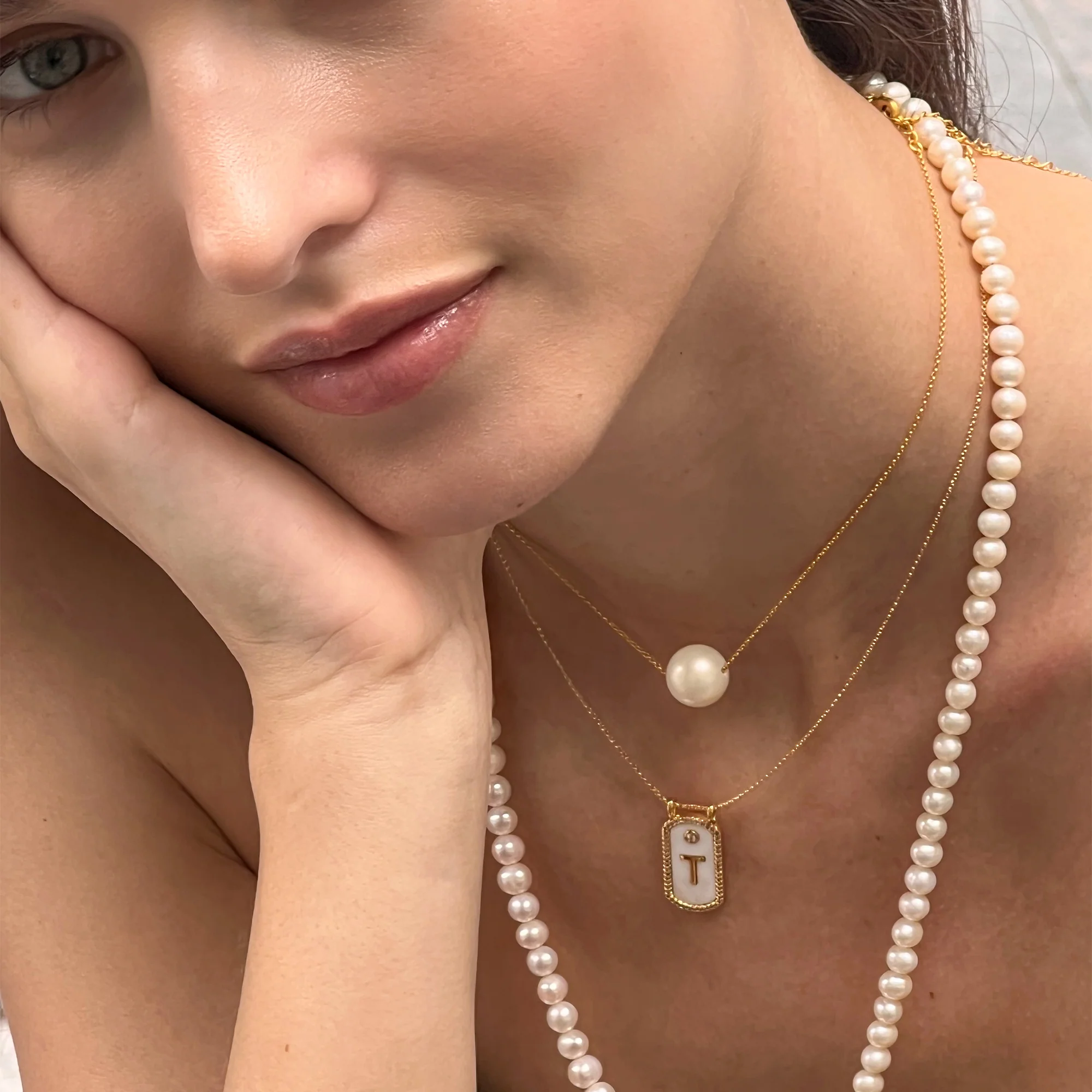 Iris Pearl Necklace - Image 2